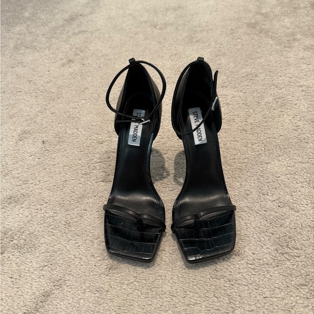 Steve Madden Croc Embossed Square Toe Strappy Pump